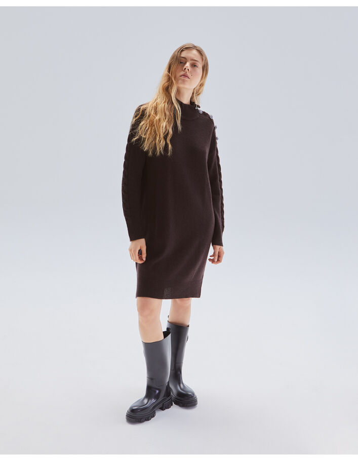 Robe chocolat tricot boutons gravés sur l'épaule Femme