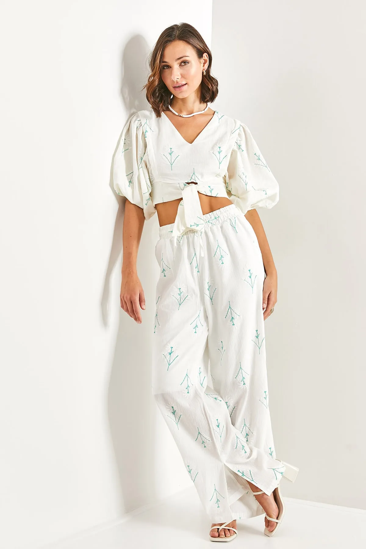Bianco Lucci  Damen-Set mit bauchfreier Bluse und Hose zum Binden