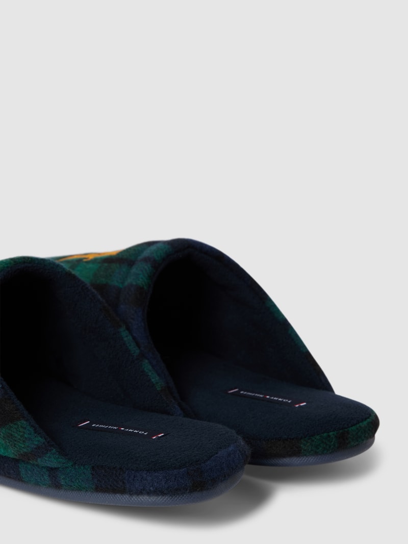 Hausschuhe mit Tartan-Karo in bottle