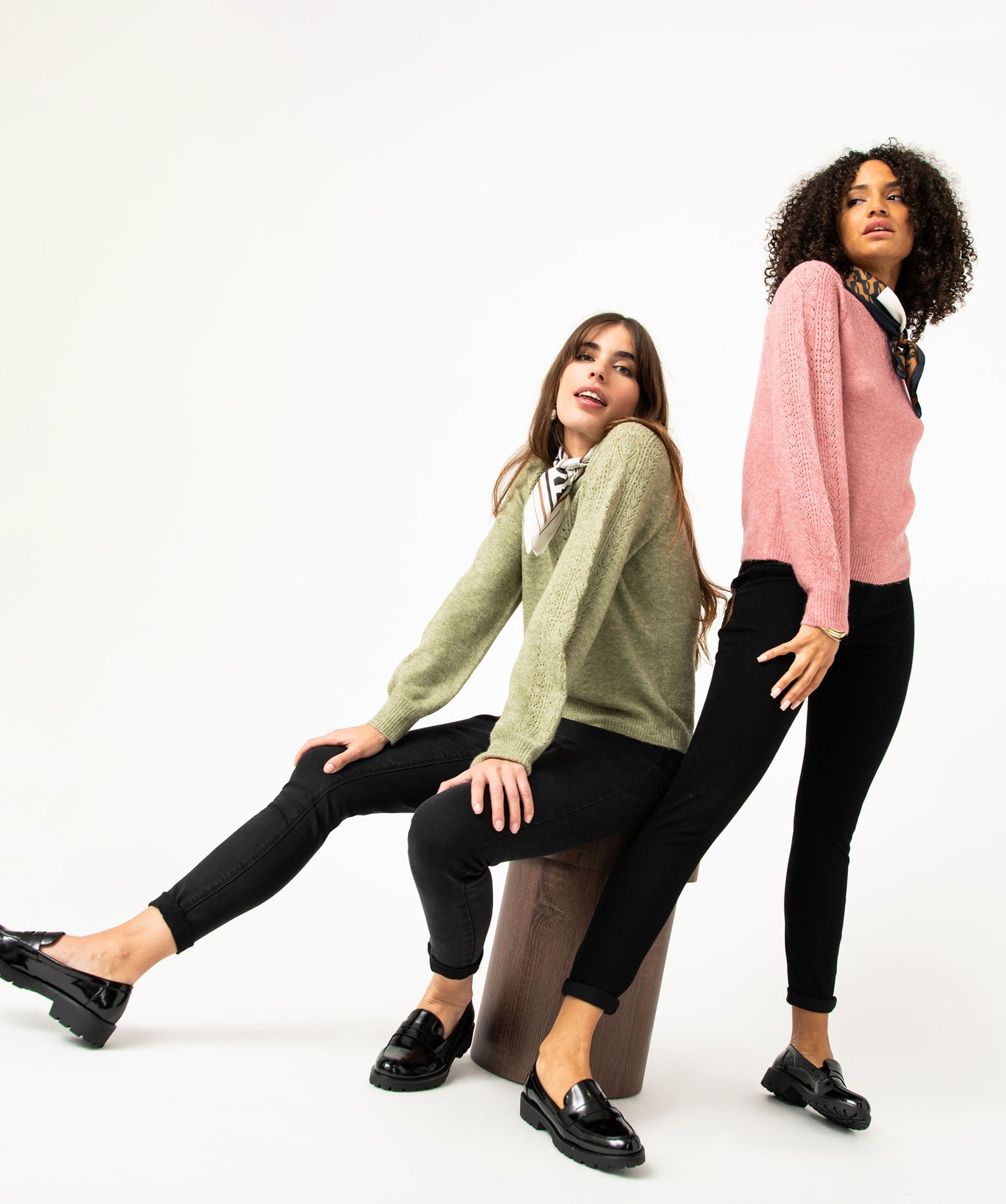 Pull en maille ajourée avec boutons décoratifs femme rose | GEMO