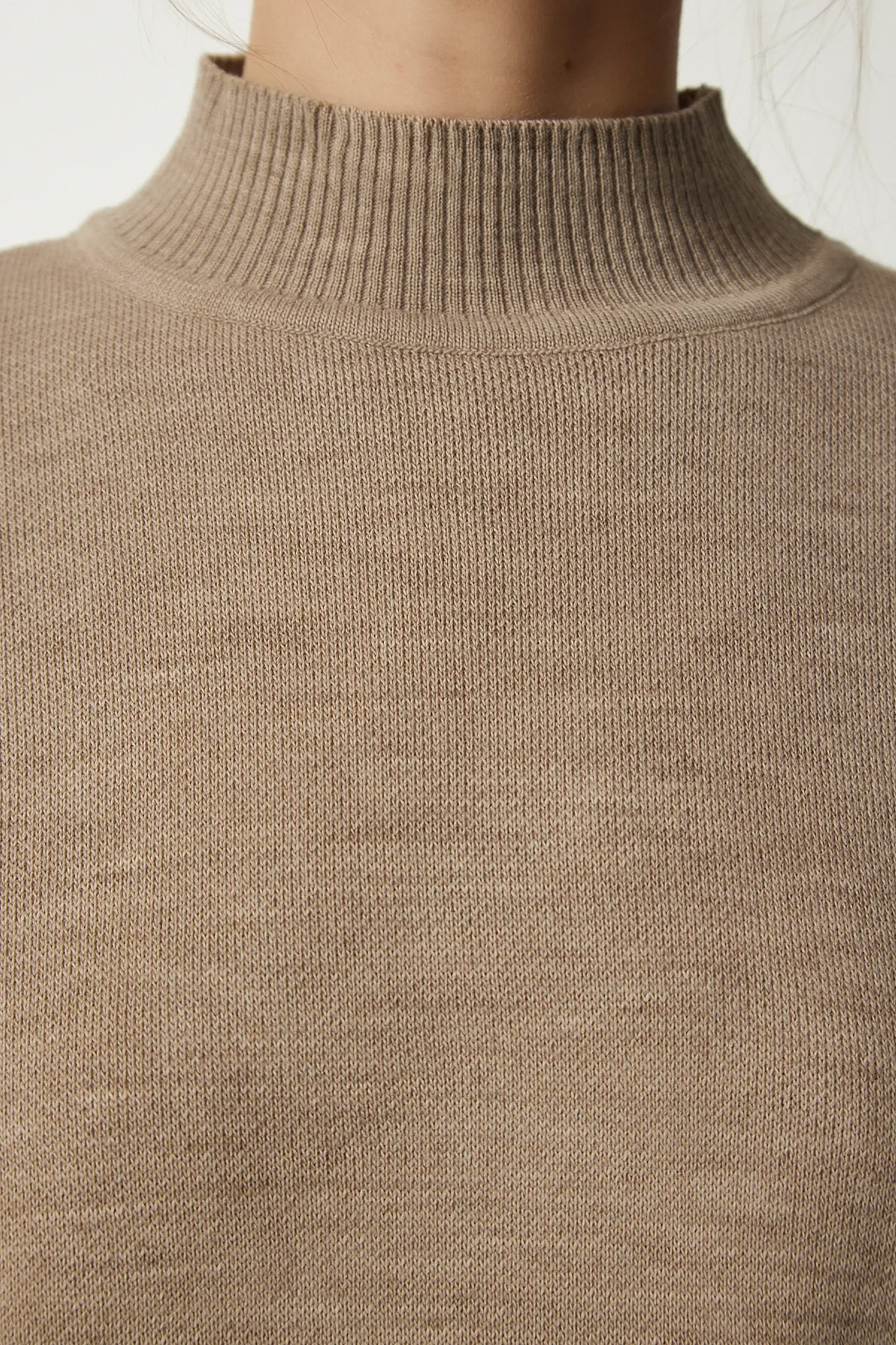 Happiness İstanbul  Pulloverkleid aus gerippter Nerzstrickware für Damen KG00006