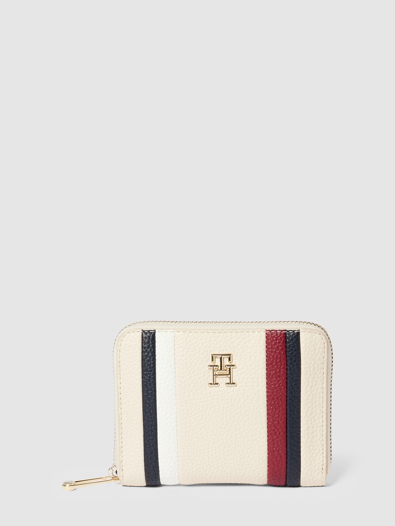 Portemonnaie mit Label-Applikation in sand