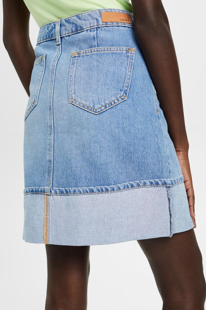 Jeansmini mit mittlerer Bundhöhe