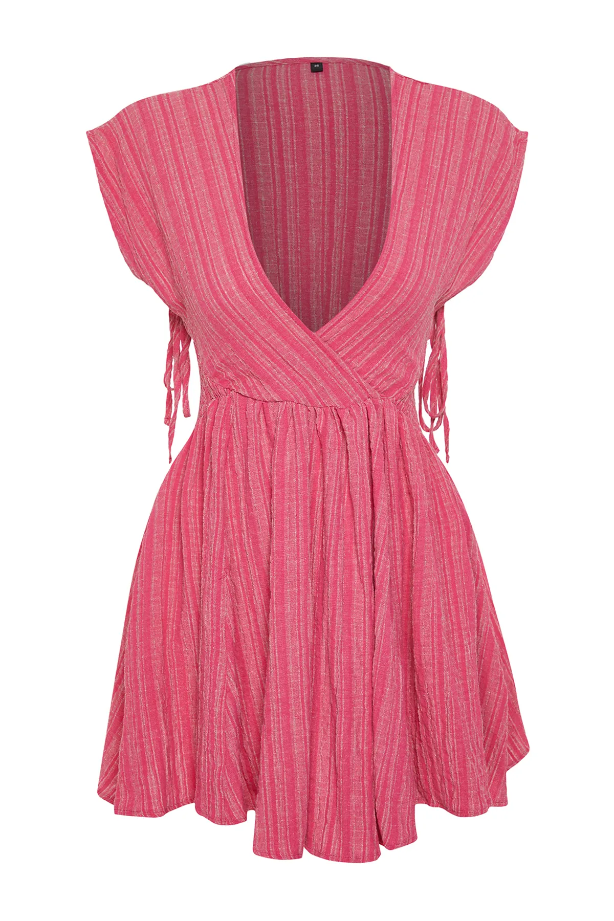 Trendyol Collection  Fuchsiafarbenes, gewebtes Mini-Strandkleid aus einer Leinenmischung mit Cut-out/Fensterausschnitt TBESS24EL00075