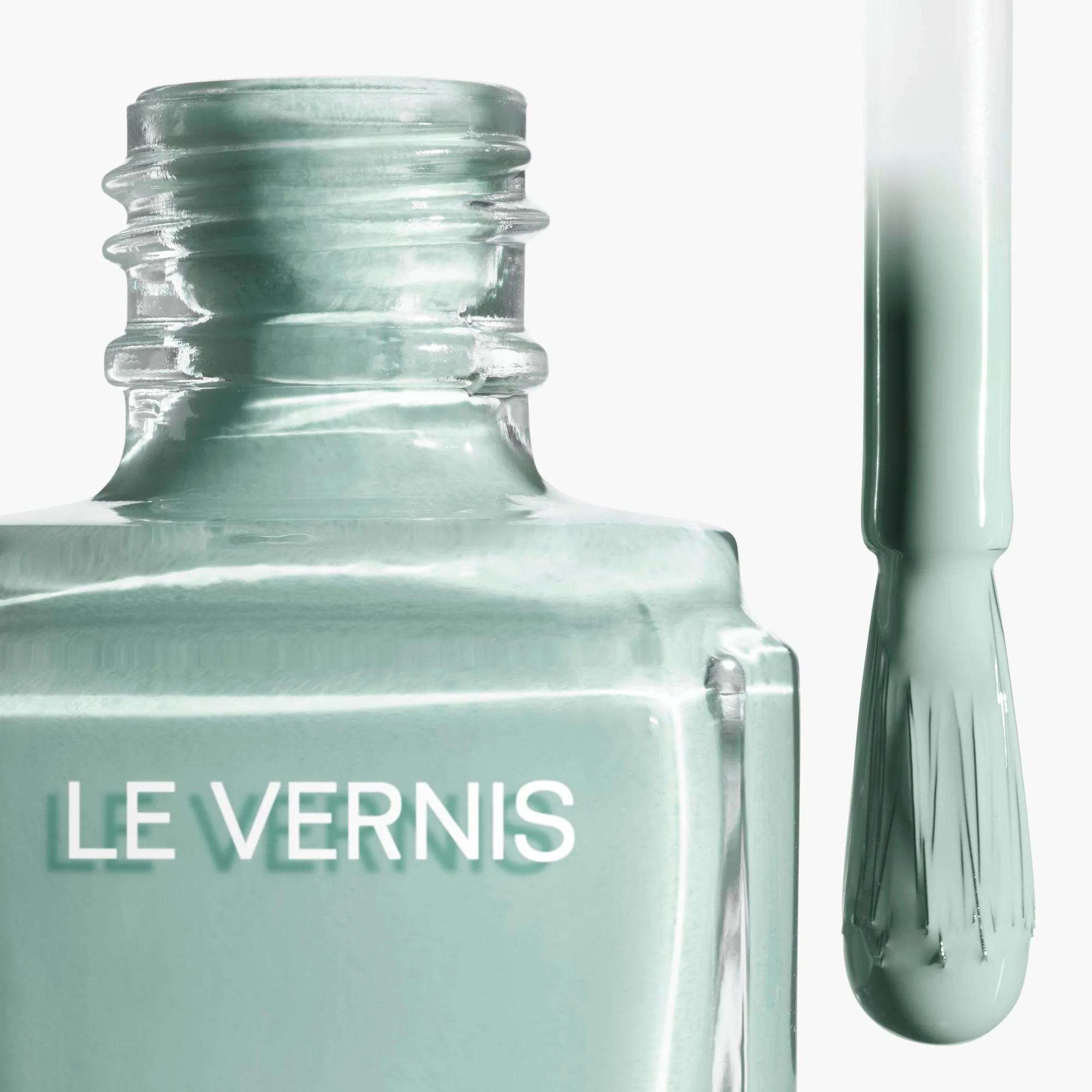 LE VERNIS - COLOR Y BRILLO DURADEROS