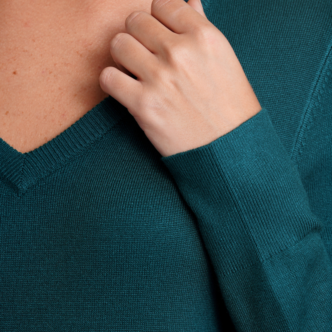 Damen Feinstrickpullover mit V-Ausschnitt