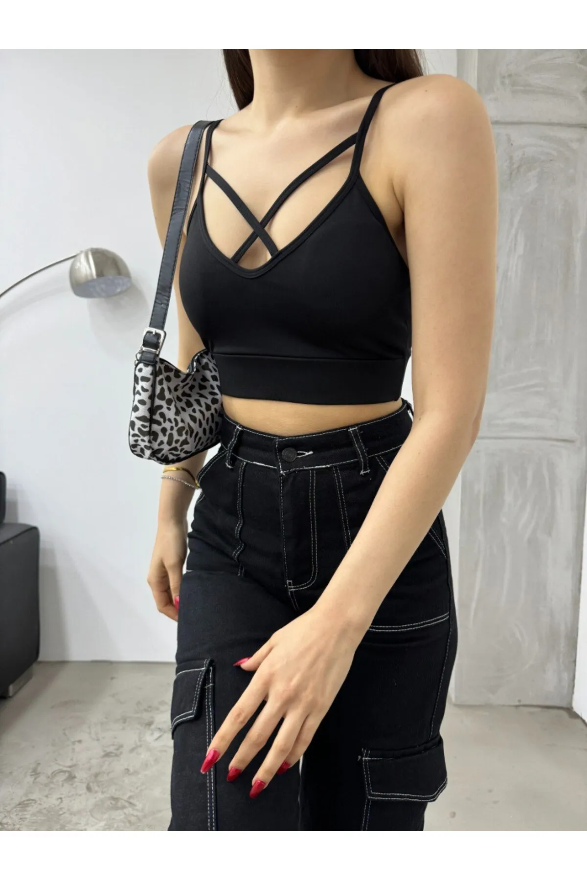 BİKELİFE  Gepolstertes Crop-Top mit gekreuzten Seilriemen für Damen