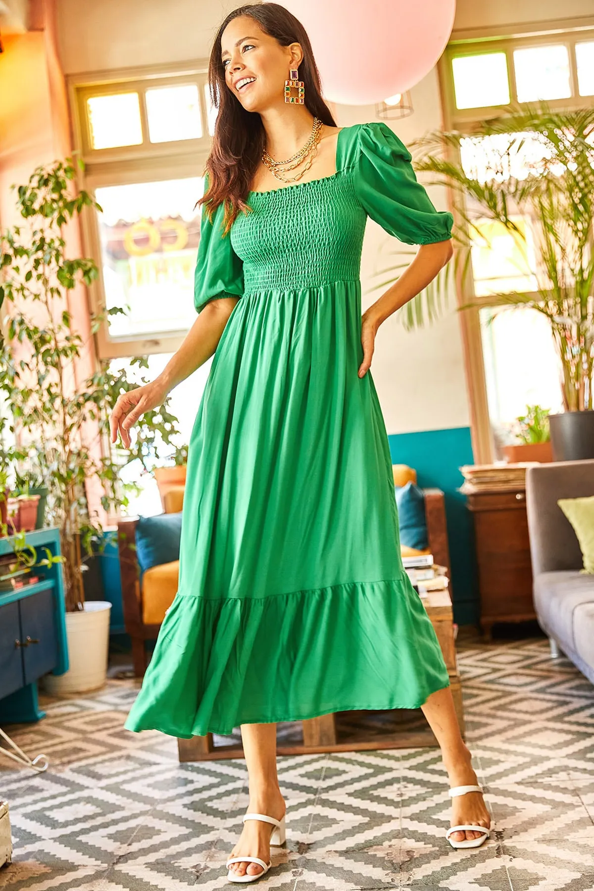 Olalook  Grasgrünes glitzerndes Bodrum-Kleid mit quadratischem Kragen für Damen ELB-19001557