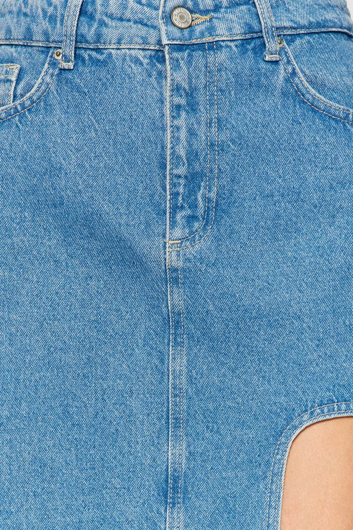 Trendyol Collection  Blauer geschlitzter Midi-Jeansrock TWOAW24ET00086