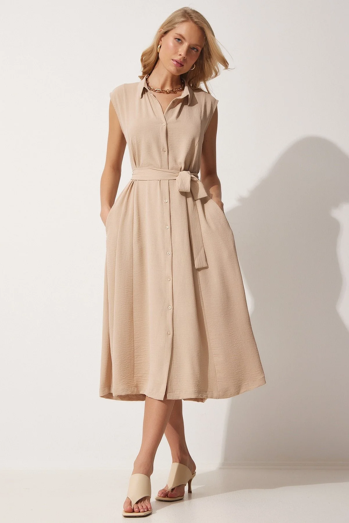Happiness İstanbul  Cremefarbenes Damen-Sommerhemdkleid aus Leinen-Viskose mit Gürtel DD00927