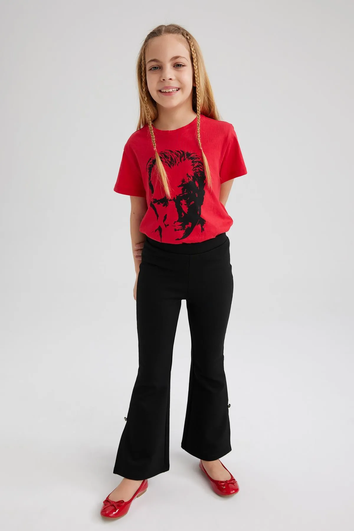 DeFacto  Rotes kurzärmliges Mädchen-T-Shirt mit Atatürk-Aufdruck - Tyc00689968439