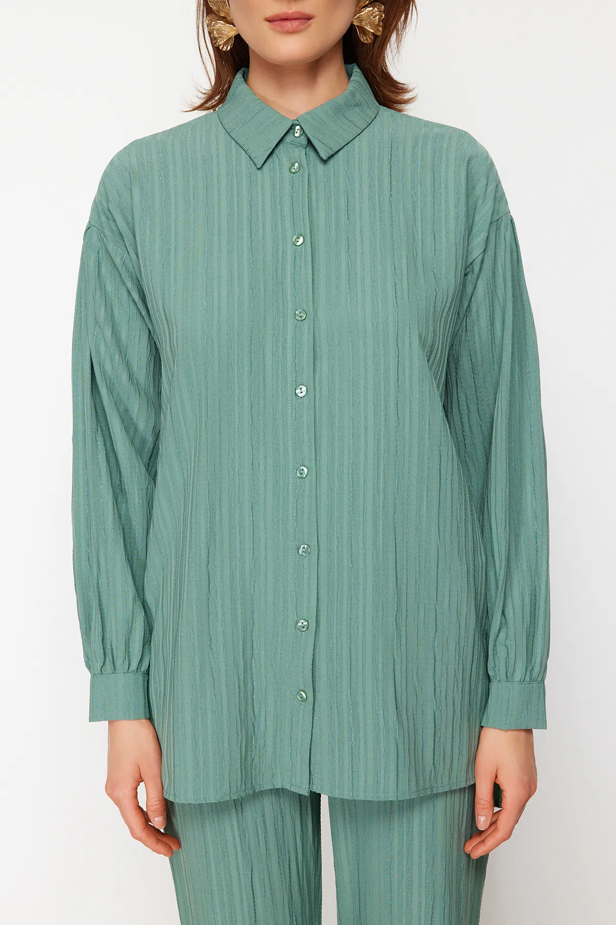Trendyol Modest  Grünes gewebtes Hemd-Hosen-Set mit langem Rücken und weitem Bein TCTSS22US0030