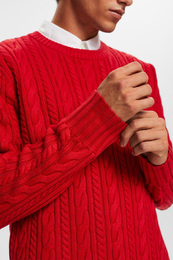 Baumwollpullover mit Zopfstrickmuster