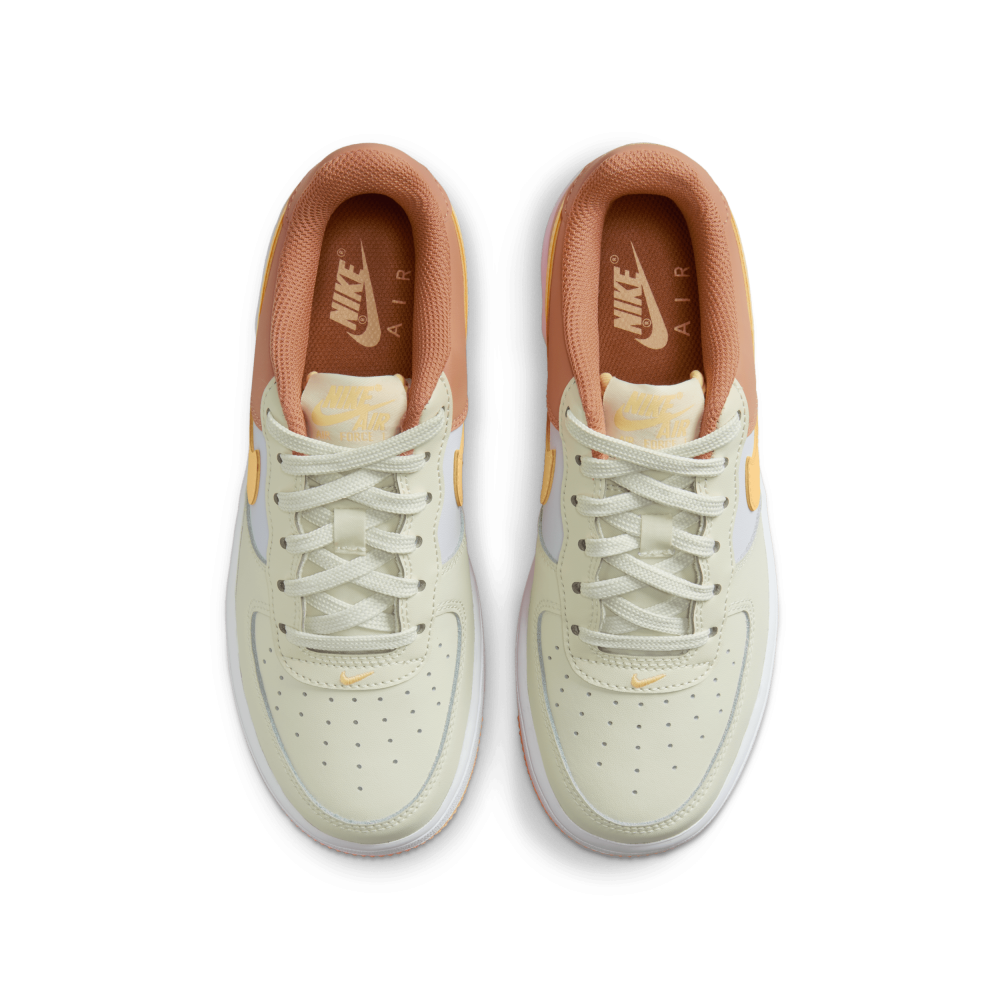 Nike Air Force 1 CT3839-006 / grün