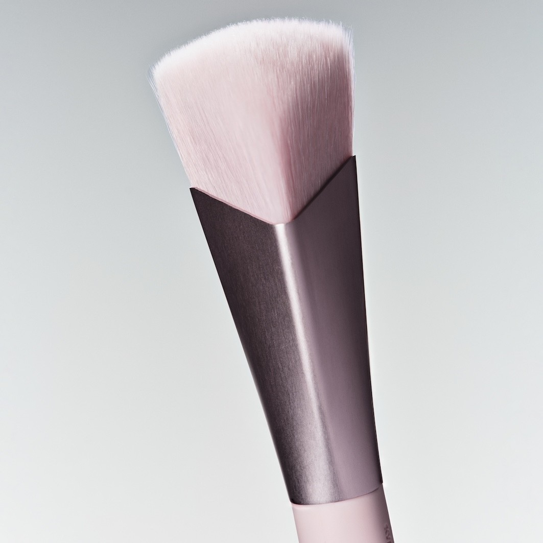 KYLIE COSMETICS Čopič za barvanje kože št. 3