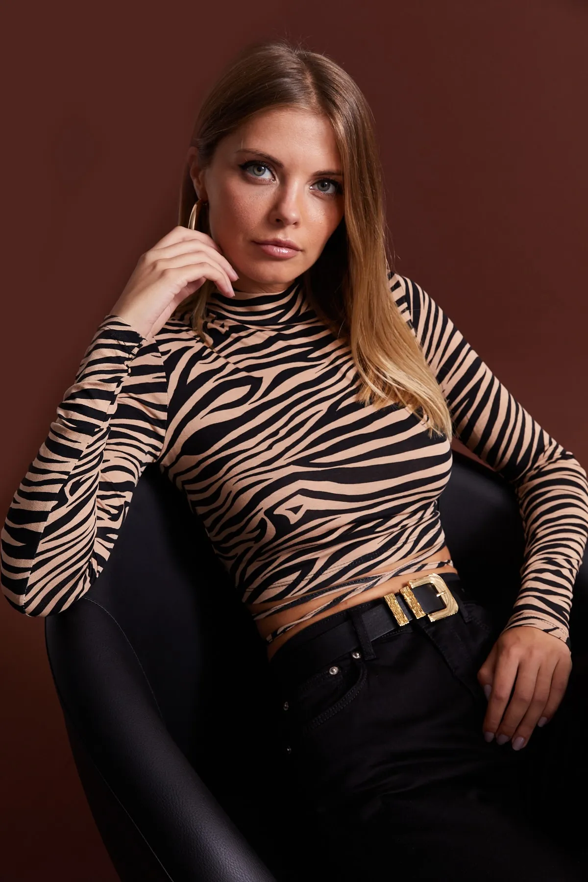 Cool & Sexy  Kamelschwarze, rückenfreie Crop-Bluse mit Zebramuster für Damen LPP1131
