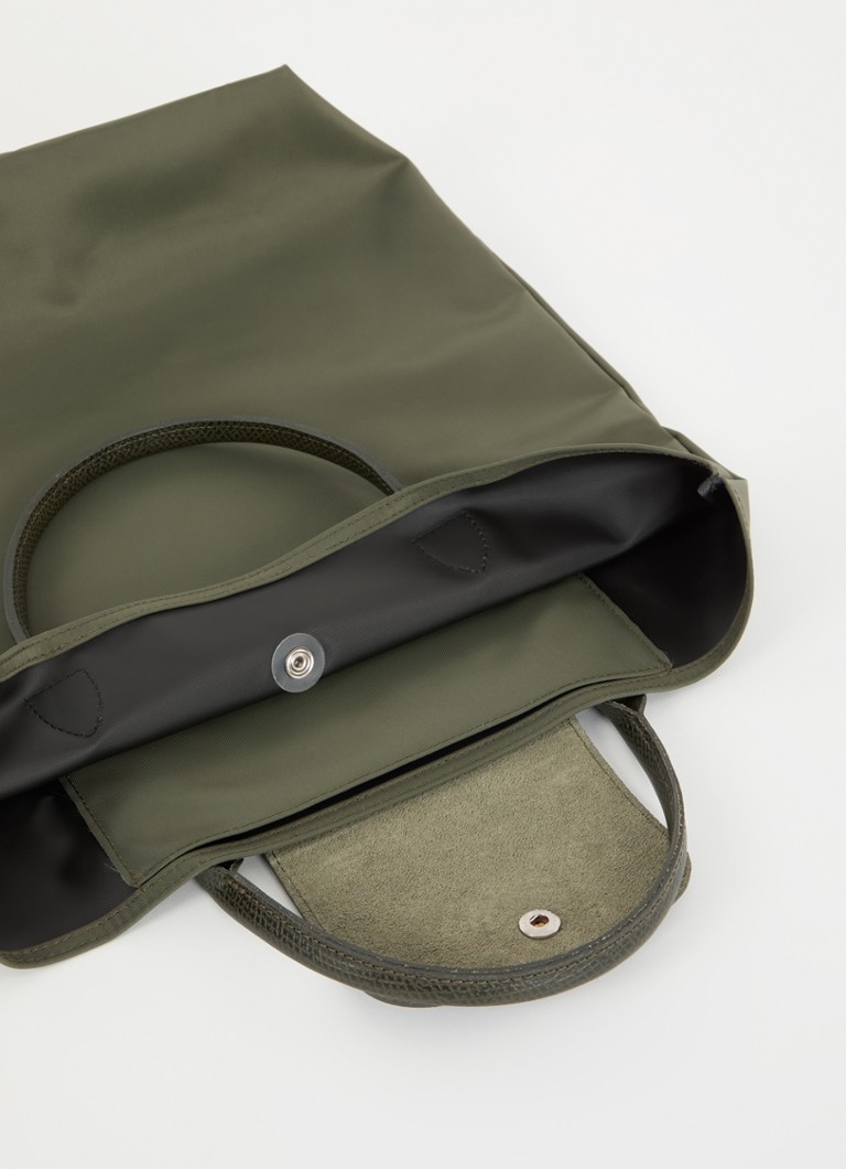 Geantă verde Longchamp Le Pliage, mărimea M, cu detalii din piele.