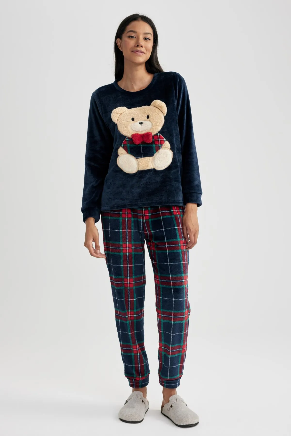 DeFacto  Verlieben Sie sich in ein langärmliges Teddybär-Polar-Pyjama-Set mit regulärer Passform