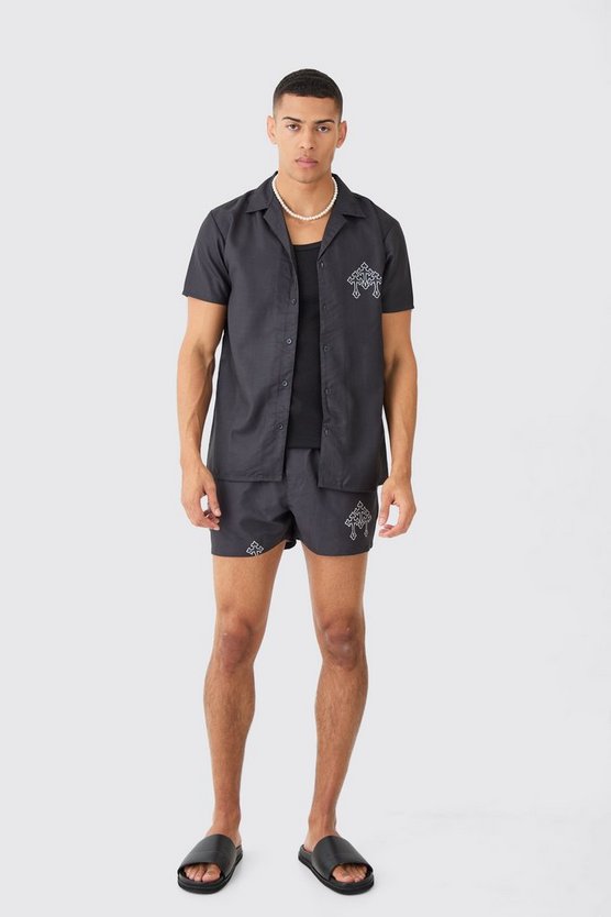 Kurzärmliges Hemd & Badehose