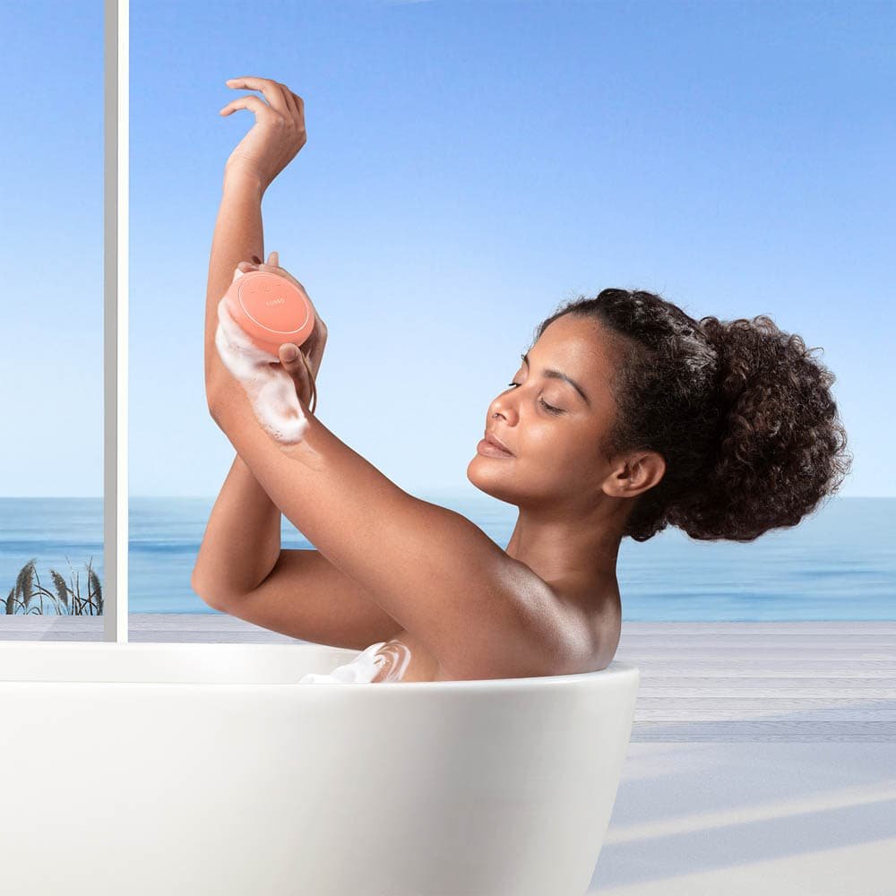 Foreo Luna 4 Body Körperreinigungs- und Massagegerät für alle Hauttypen
