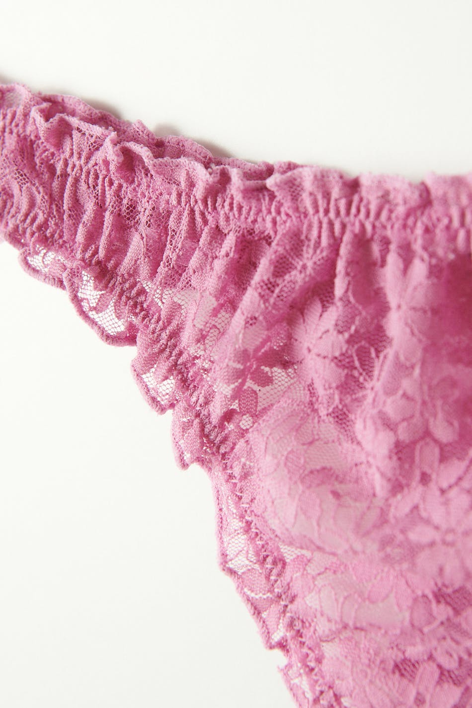 Eva lace string