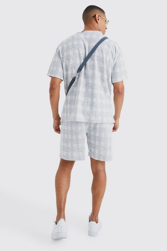 Mittellange Slim-Fit Bouclee Karo-Shorts