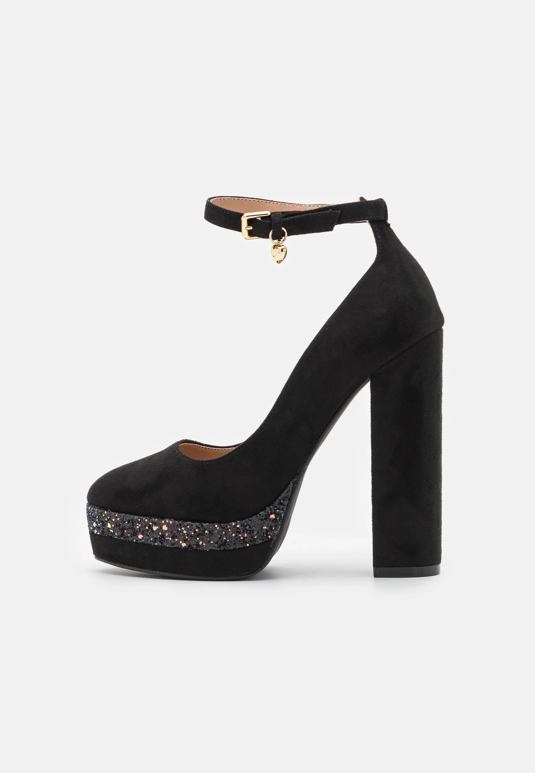 Zapatos de plataforma pares e impares