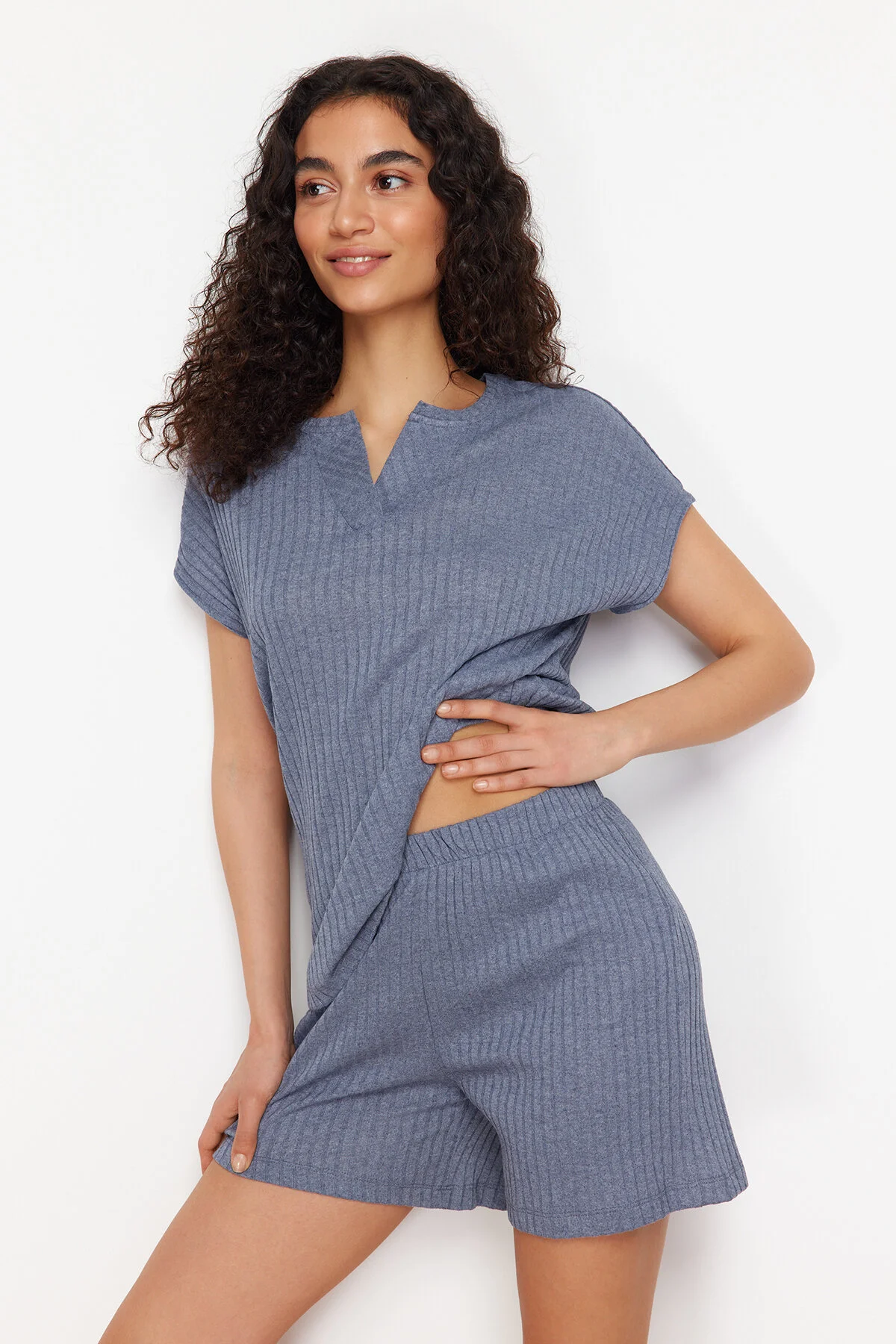 Trendyol Collection  Blaues Pyjama-Set aus Baumwollkordelstrick THMSS24PT00275