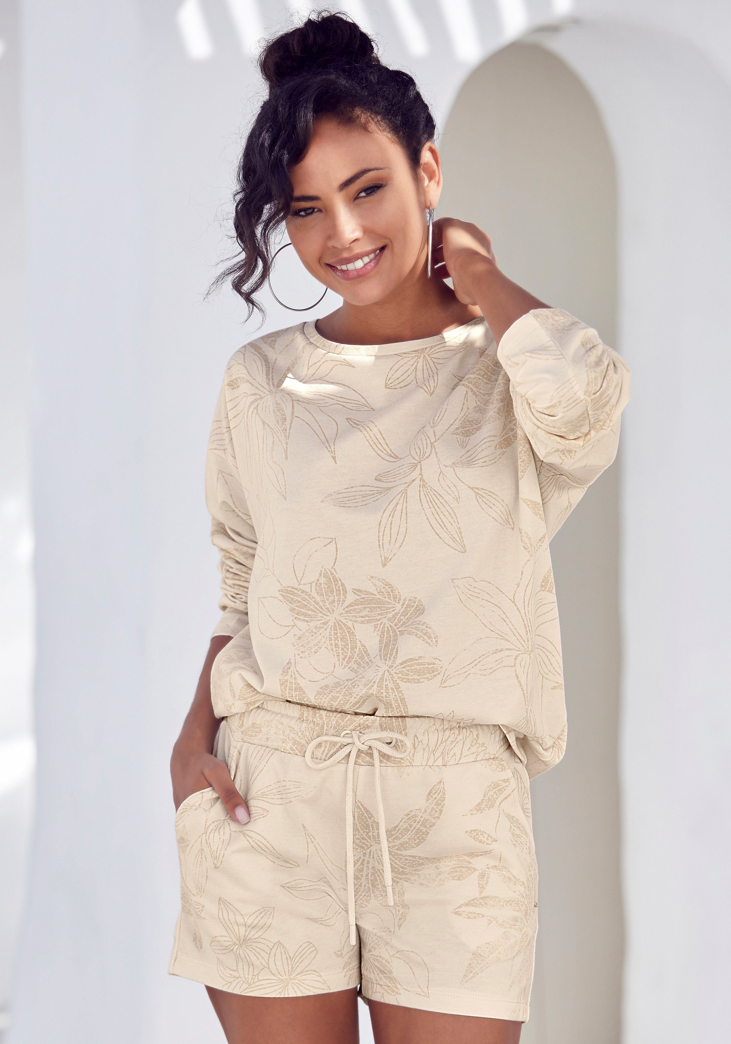 LASCANA Sweatshirt mit floralem Alloverdruck, Loungewear, Loungeanzug