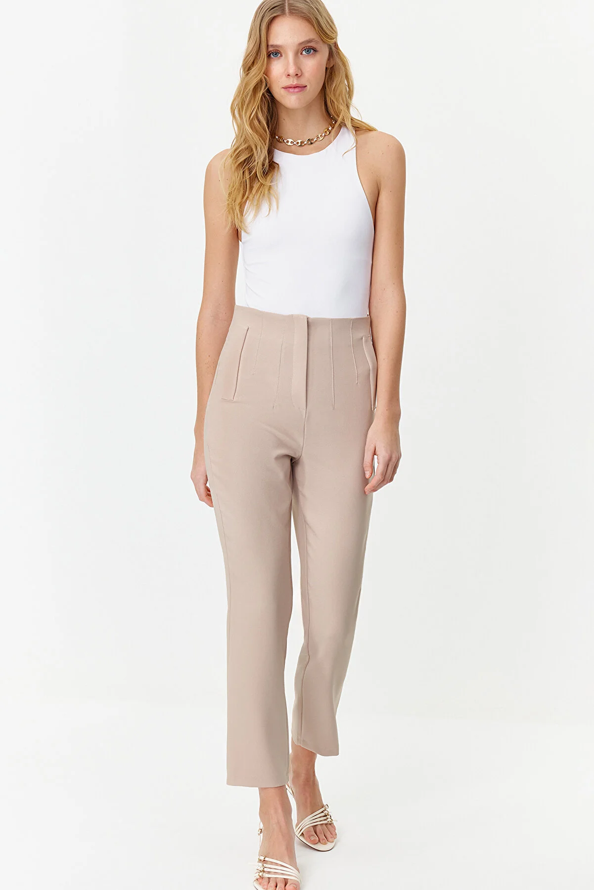 Trendyol Collection  Nerzfarbene, zigarettengemusterte, knöchellange Webhose mit hoher Taille TWOSS20PL0515
