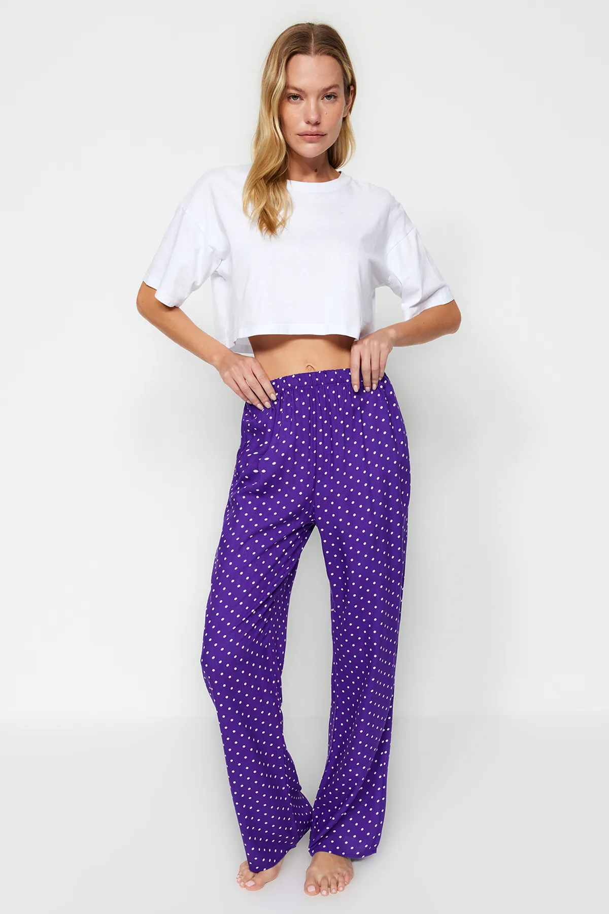 Trendyol Collection  2er-Pack Pyjamahosen aus gewebter Viskose mit Polka-Dot-Muster THMAW24PJ00009