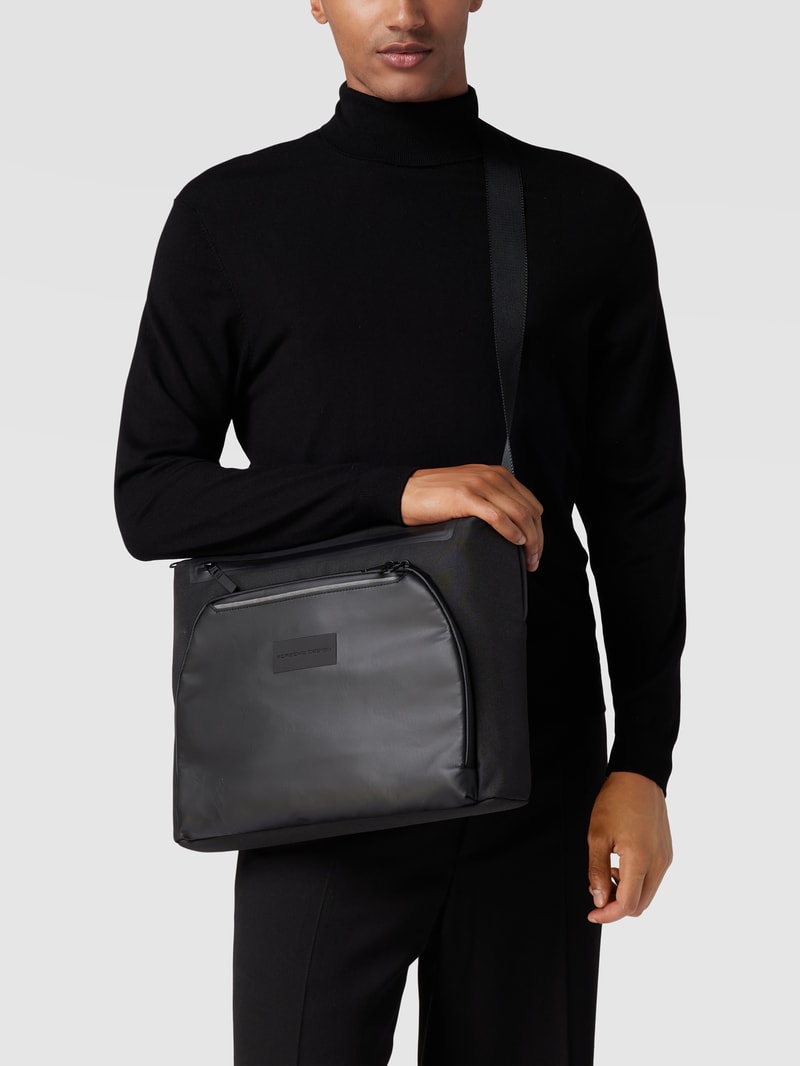 Laptoptasche mit Label-Detail Modell 'Urban Eco Messenger Bag' in schwarz