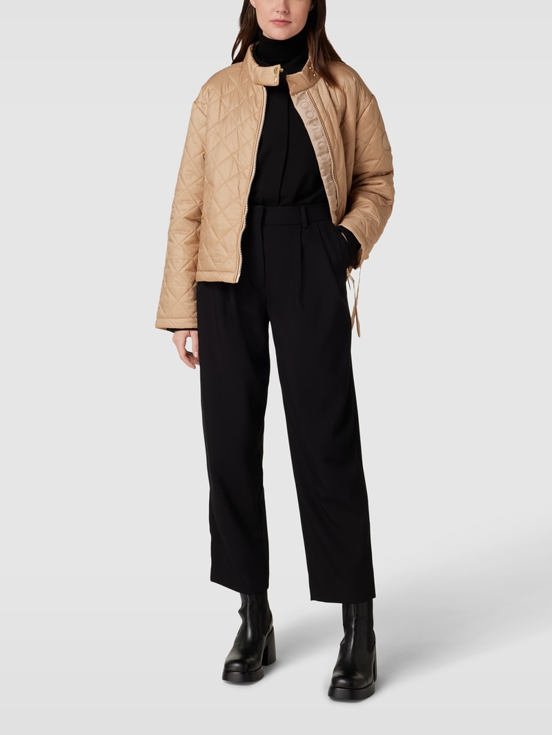 Steppjacke mit Strukturmuster in beige