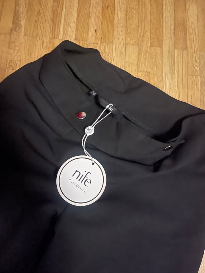 Nife Marlenehose in Schwarz günstig kaufen 36