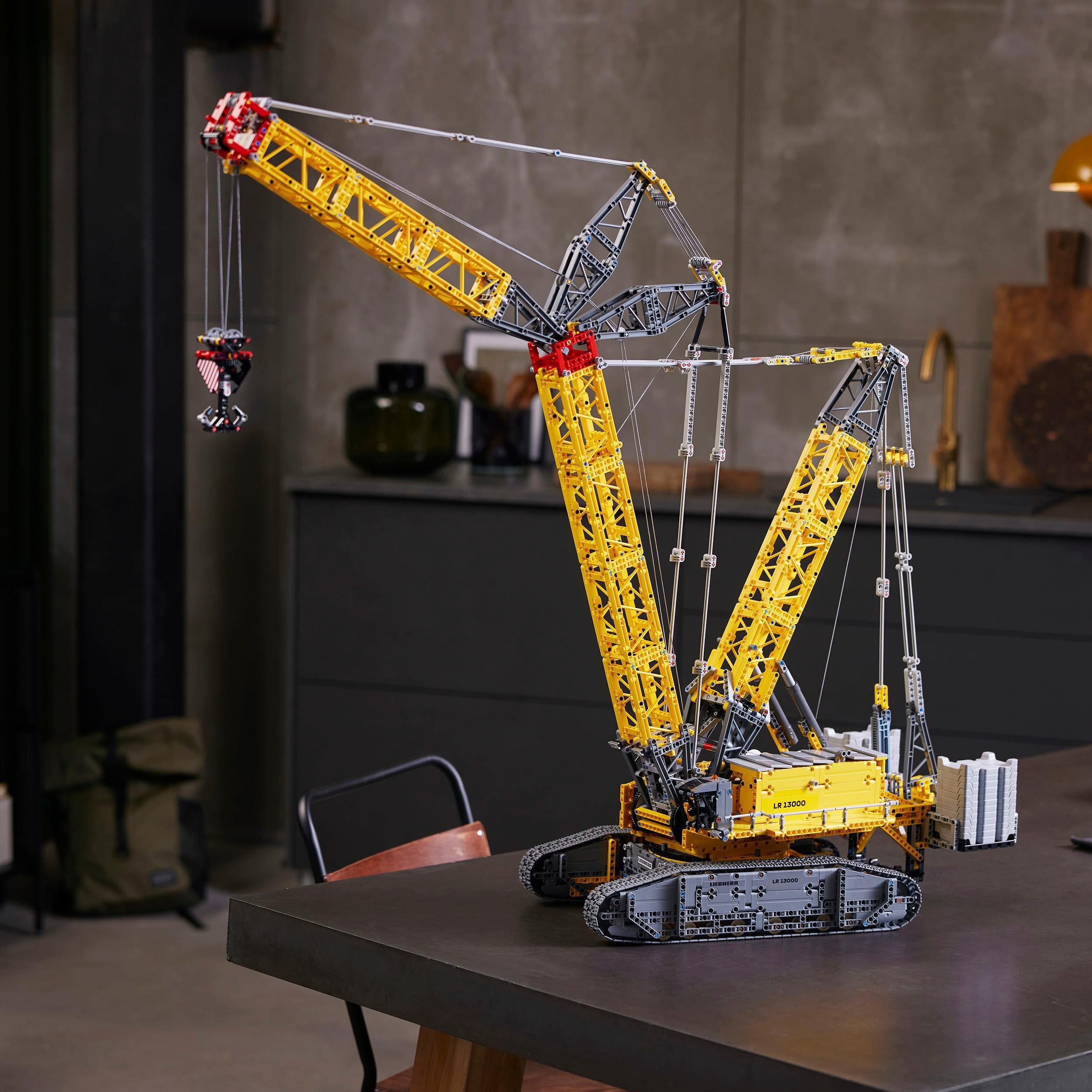 LEGO® Konstruktionsspielsteine Liebherr LR 13000 Raupenkran (42146), LEGO® Technic, (2883 St), Made in Europe