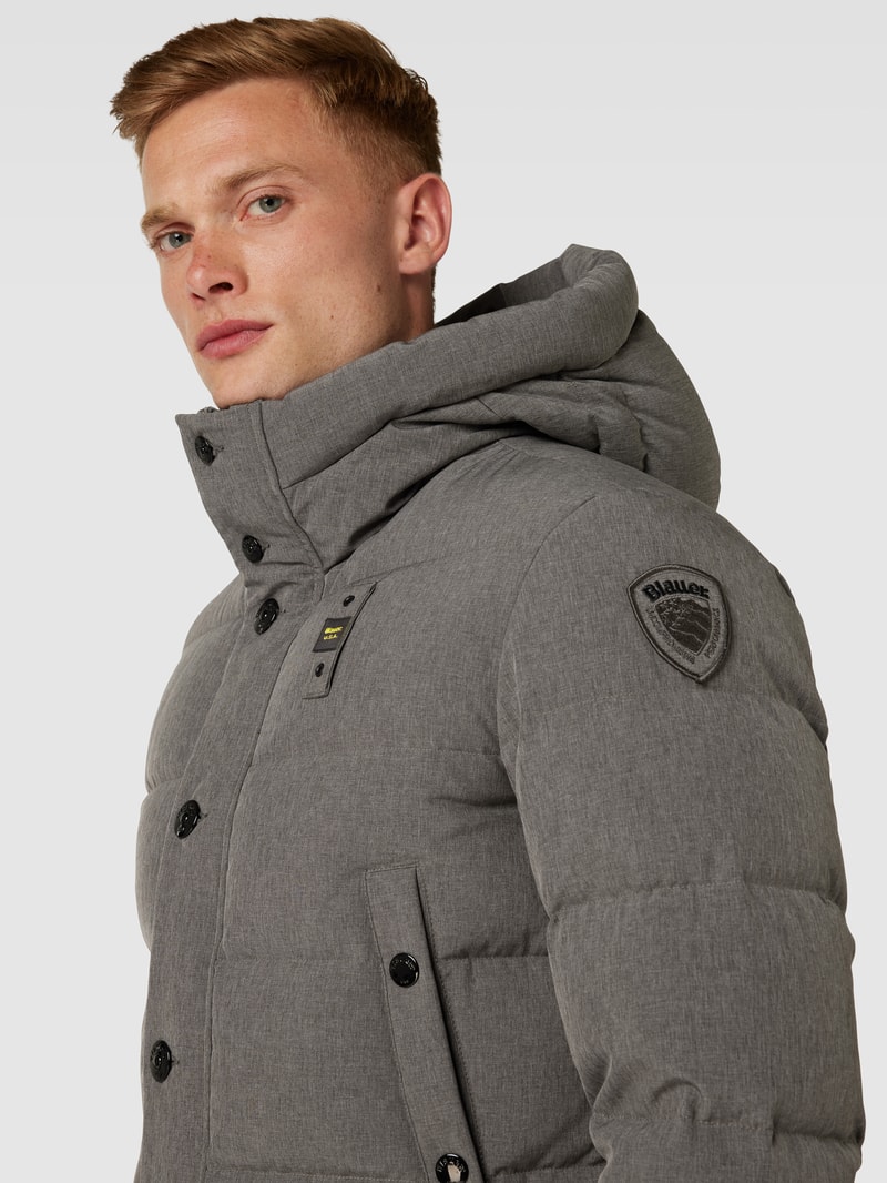 Daunenjacke mit Kapuze in anthrazit