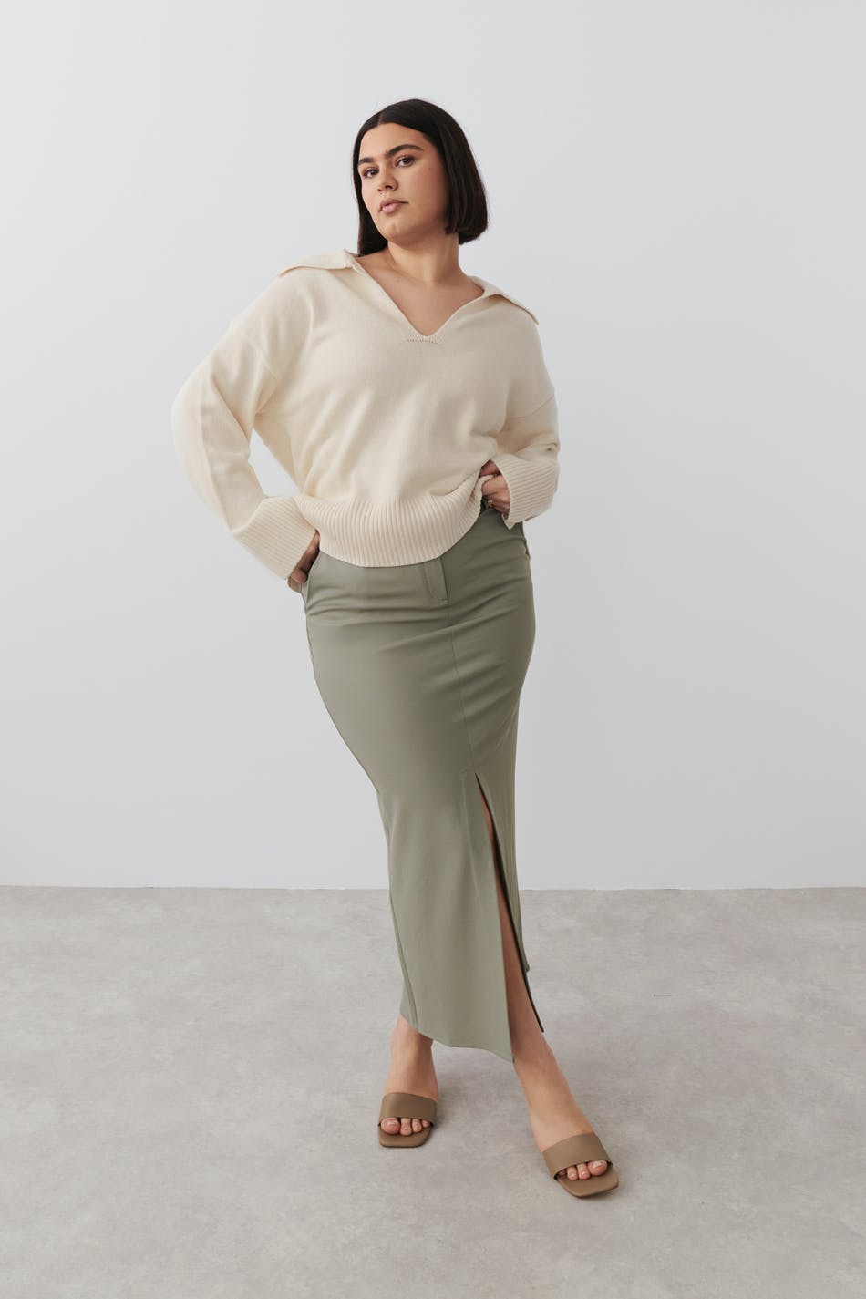 Knitted collar sweater