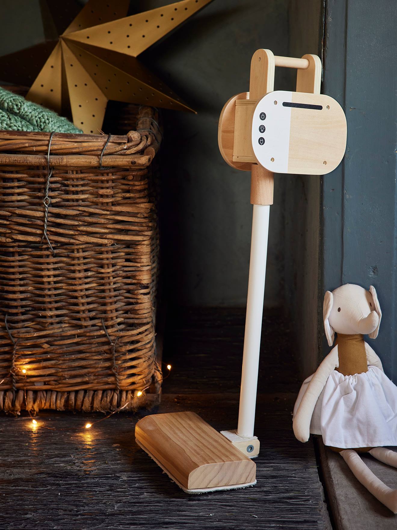 Aspirateur balai en bois FSC® blanc