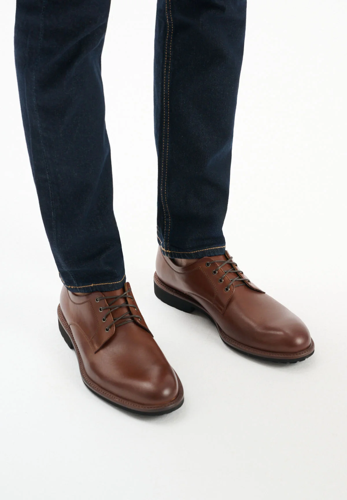 RYŁKO Elegantes zapatos con cordones