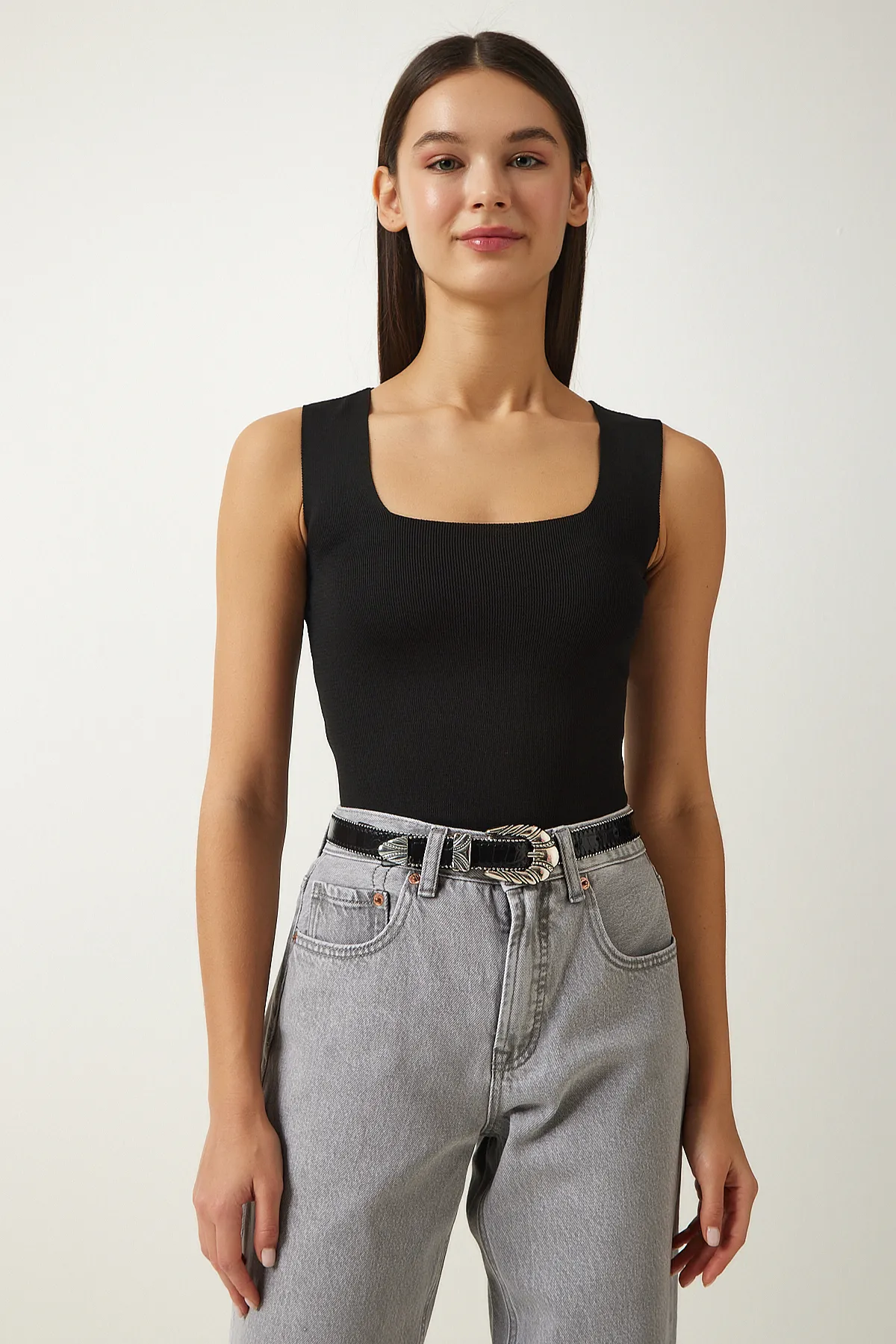 Happiness İstanbul  Schwarze Crop-Bluse aus Strick mit quadratischem Kragen für Damen US00358