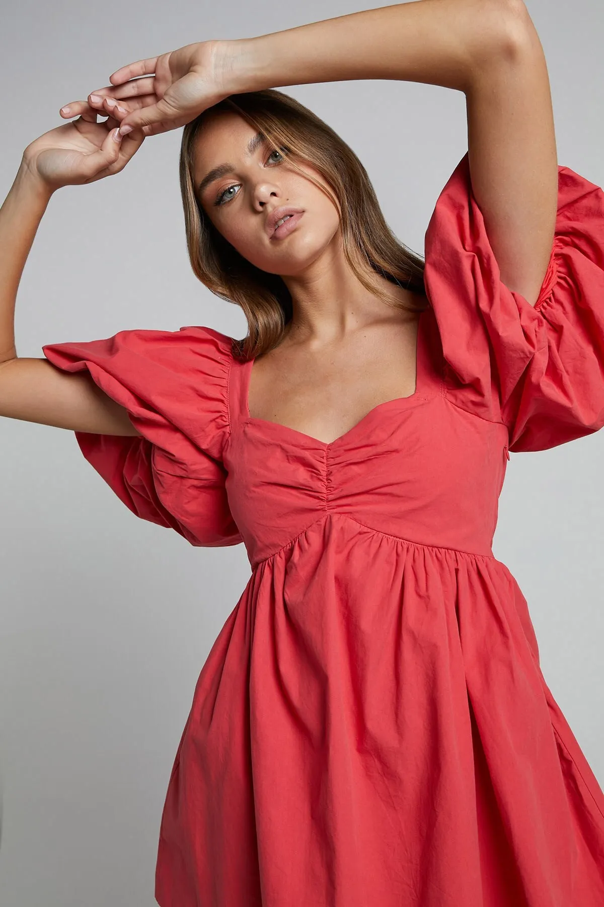 Madmext  Rotes Damenkleid mit Herzkragen und Ballonärmeln Mg1620