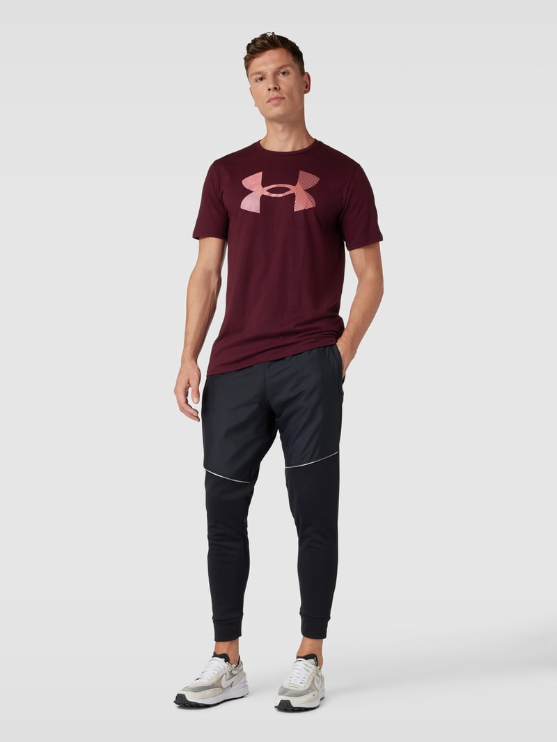 T-Shirt mit Label-Print in bordeaux rot