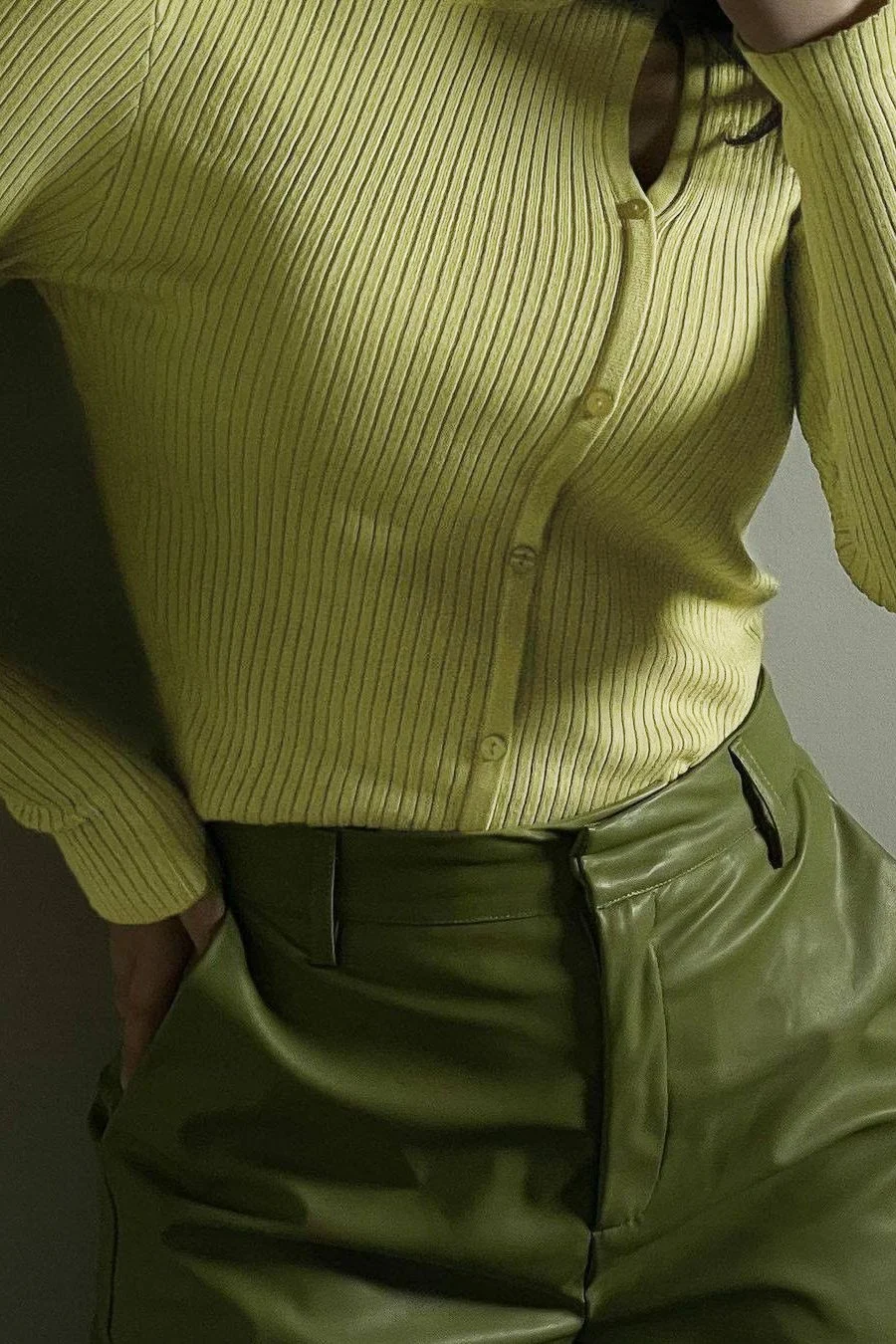 Cut-Out-Strickoberteil