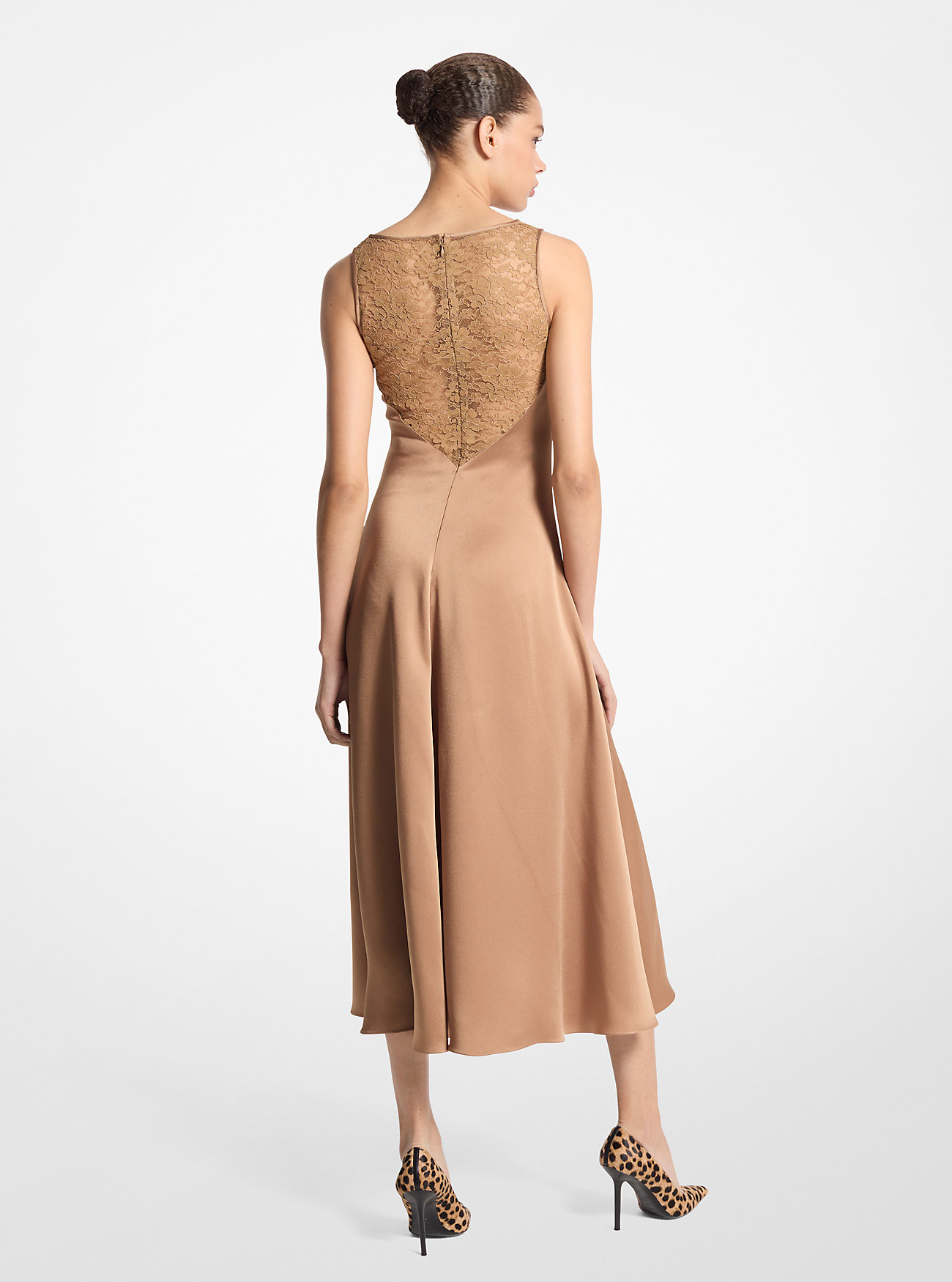 Lace Trim Satin Charmeuse Kjole - CAPPUCCINO