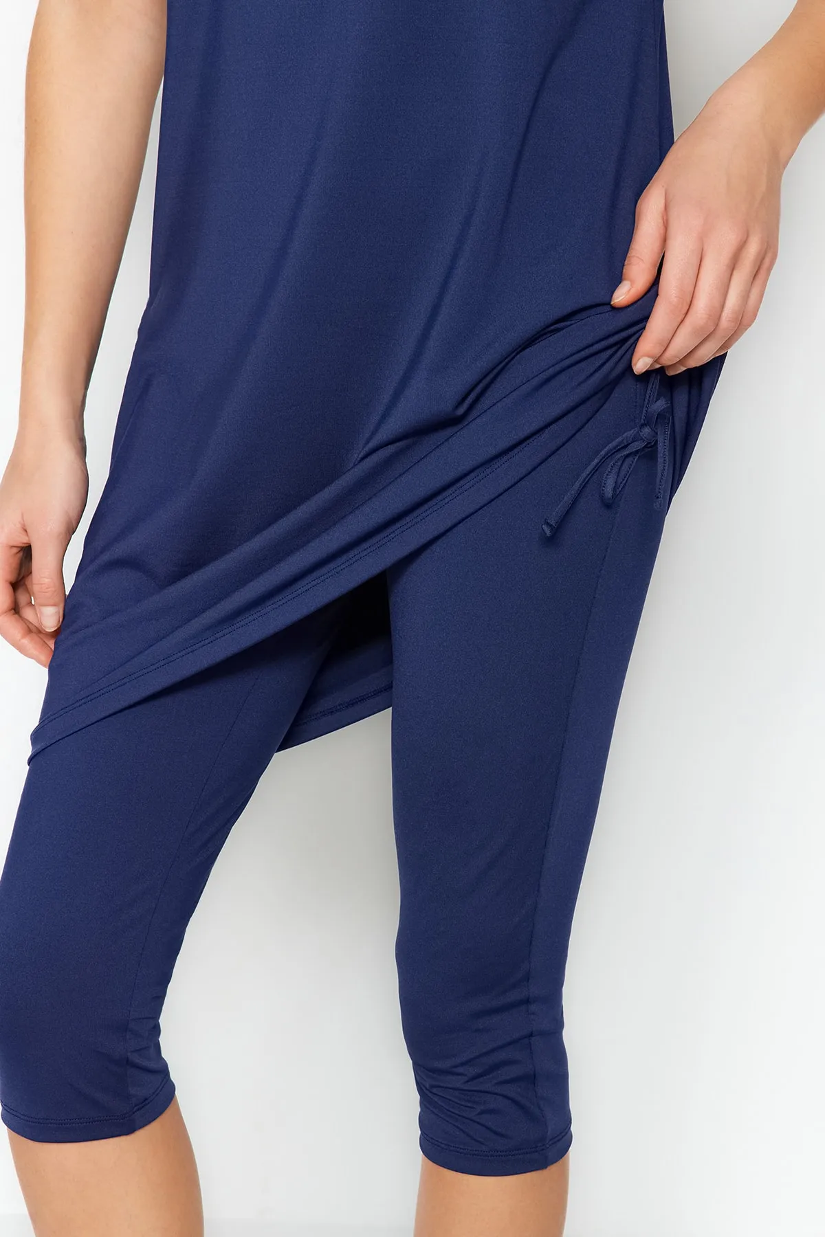 Trendyol Modest  Marineblaue Kurzarm-Strumpfhose, halbbedecktes, gestricktes Lycra-3-teiliges Pool-Badeanzug-Set TCTSS23CF00047