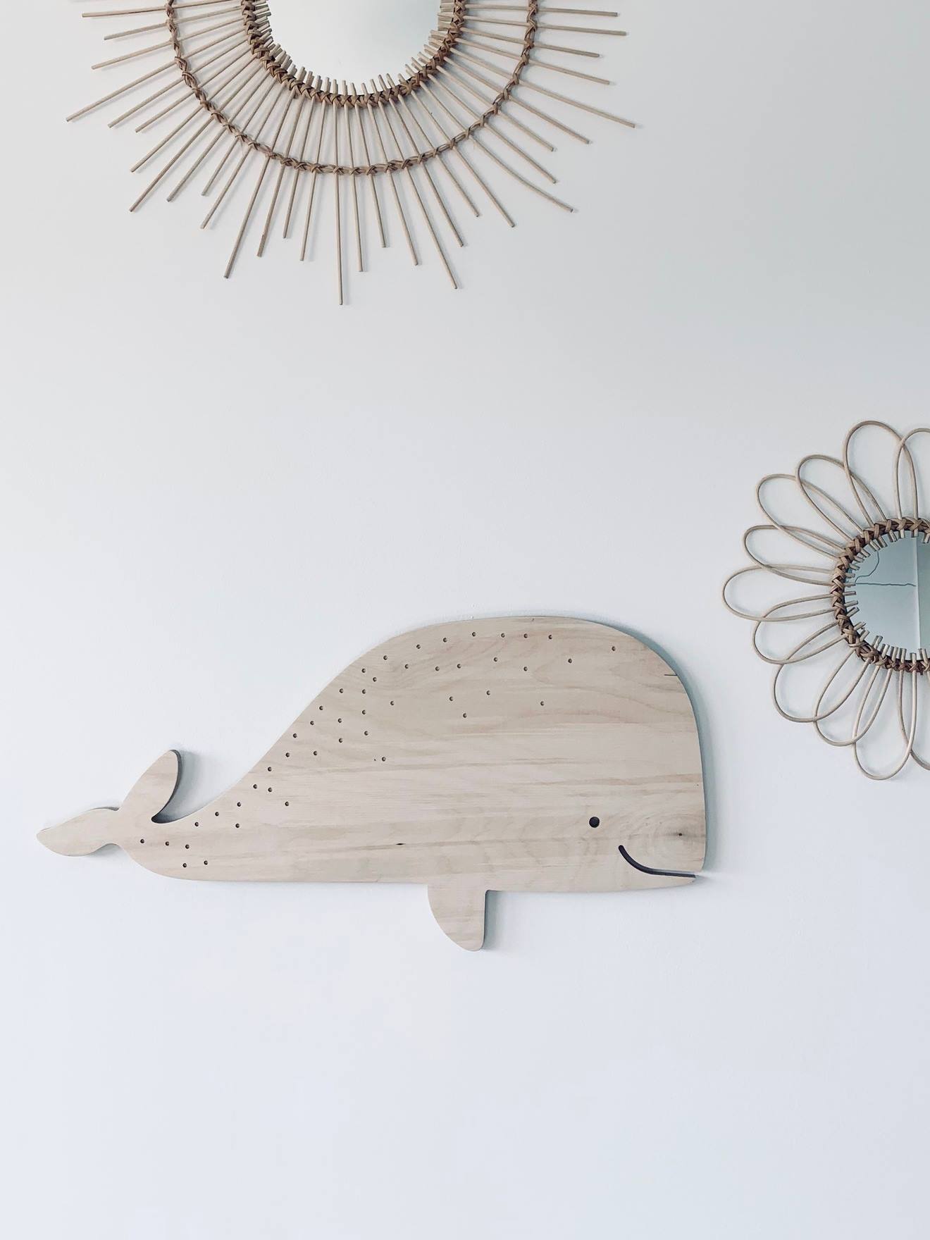 Décoration murale Baleine bois LES PETITES HIRONDELLES bois