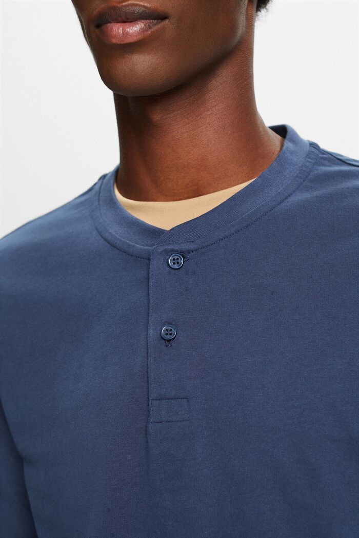 Henley-Top aus Baumwolljersey in Washed-Optik
