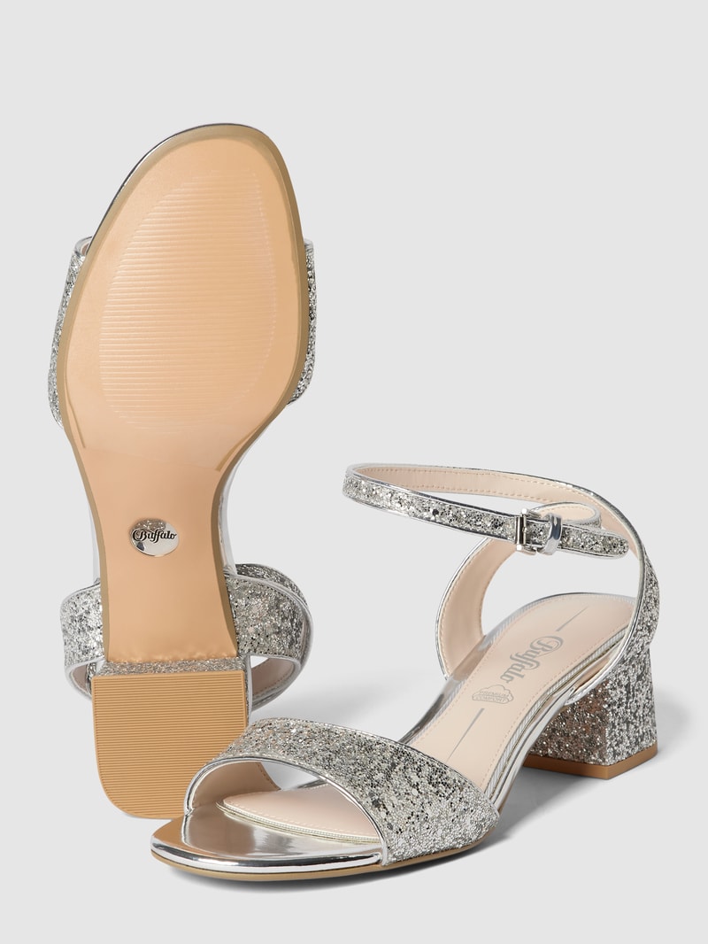 Sandaletten mit Paillettenbesatz in silber