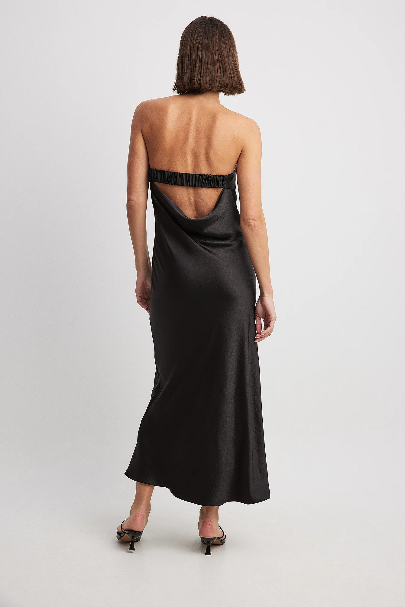 Bandeau-Satin-Kleid mit Faltenmuster