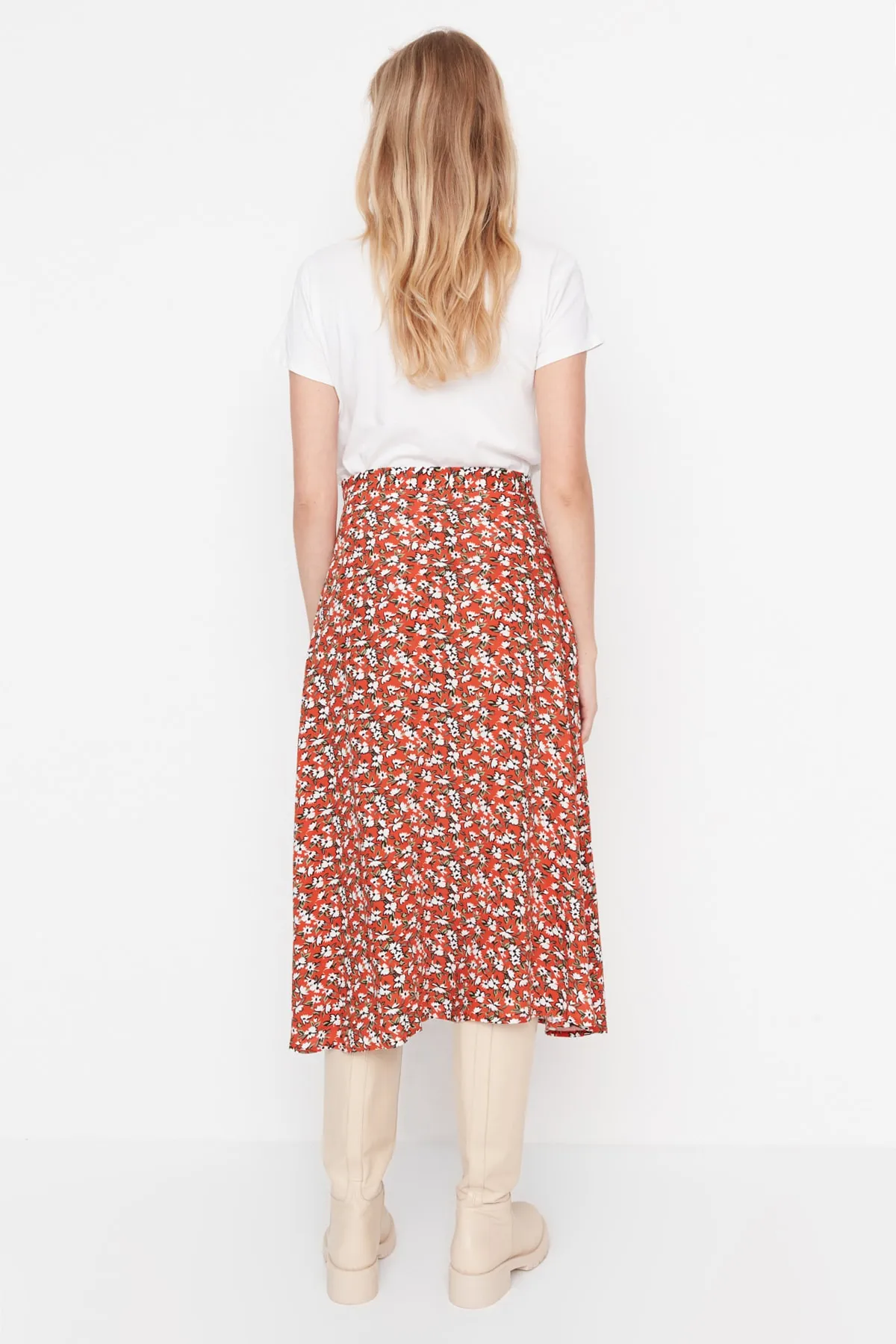 Trendyol Collection  Gewebter Midirock aus Viskosestoff mit Blumenmuster und Fliesenschlitzen TWOSS20ET0230